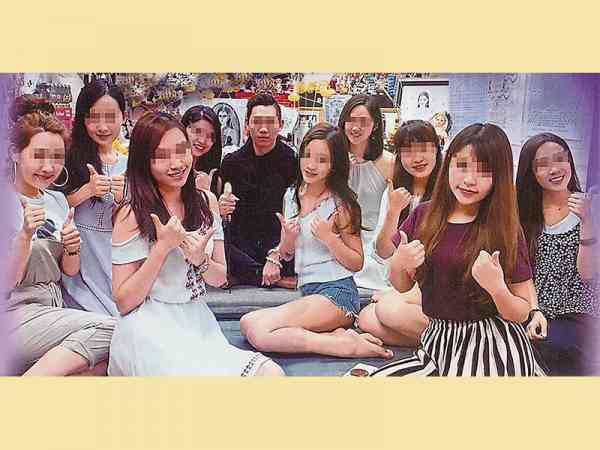 多名靓模表示今年七月获降头师聘请,收取五百至一千港元为其佛牌拍宣传照。