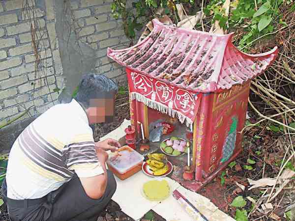 屋旁生位供奉拿督公,可镇守家宅。
