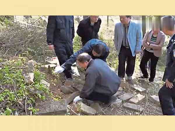 危机4 坟前有阻碍 前途无亮