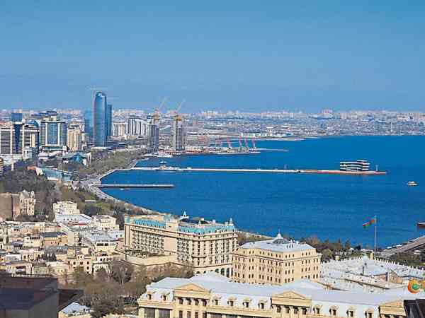 阿塞拜疆首都巴库，一个以黑金打造的大都会。