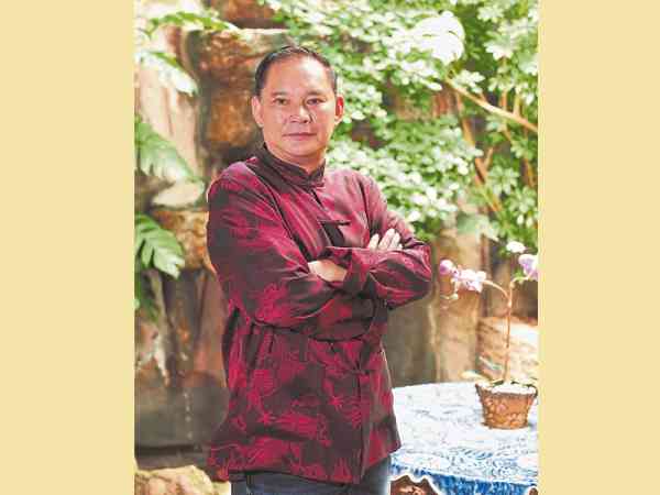诸葛孔明星象学家苗大亲授独门求财风水秘法,只要跟着他这样拜拜,一求横财就来,而且越拜就越富有喔!