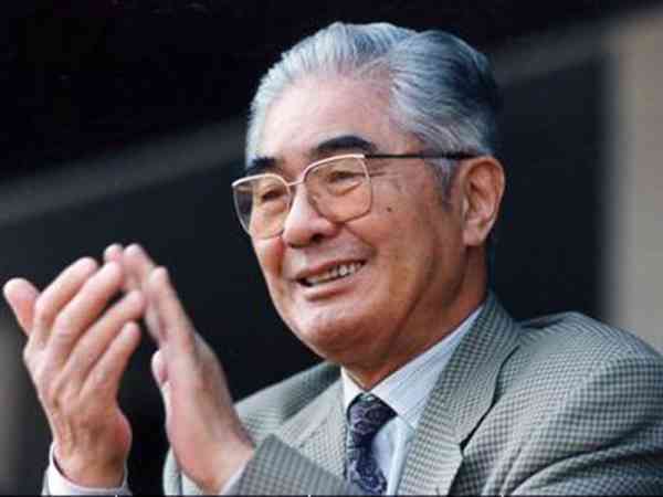 荣德生的儿子荣毅仁，中国工商业杰出代表，曾于1993年至1998年担任中国国家副主席。 