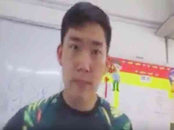 来自砂拉越民丹莪的“小许老师”原名许万旺。