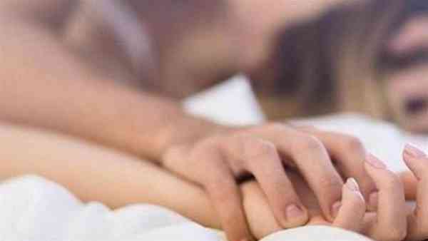 梁男用计胁迫3姐妹和他发生性关系。（示意图）