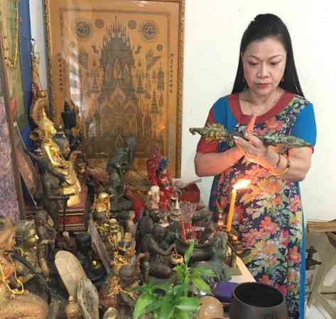 师太表示,只要经过查证是孽缘,她才会出手砍掉,帮助当事人远离受到伤害的痛苦。