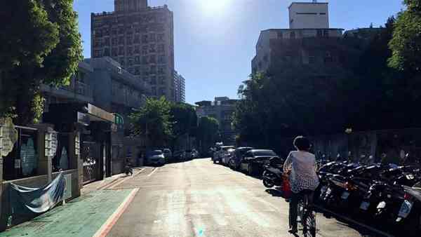 近来天气相当炎热。(示意图)