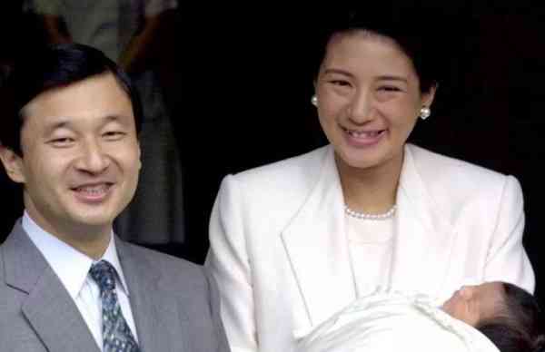 曾得抑郁症如今熬成皇后名牌加身优雅惊艳 新生活报- ILifePost爱生活