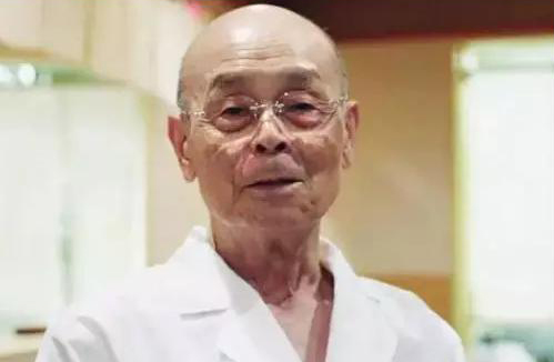 已由94岁高龄的小野二郎是日本寿司之神。