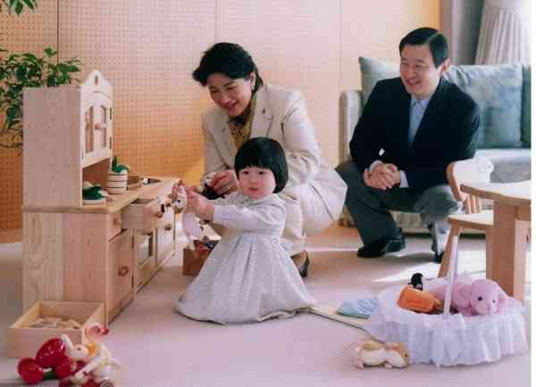 婴儿时期的她被人大赞可爱。