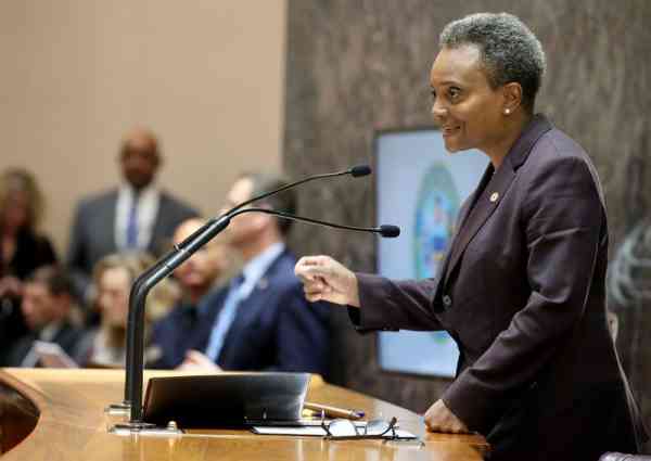 芝加哥第一位非裔女市长Lori Lightfoot。
