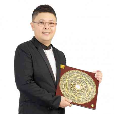 温勤毅师傅表示,先天命格的优势固然能帮助我们赢在人生的起跑点,可是决定一个人走向终点并笑到最后的,往往却是后天努力的加成。