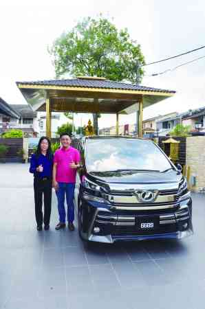 “见师父者不会穷” ,Ken就是最好的证明,他去年更出了部Toyota Vellfire呢!