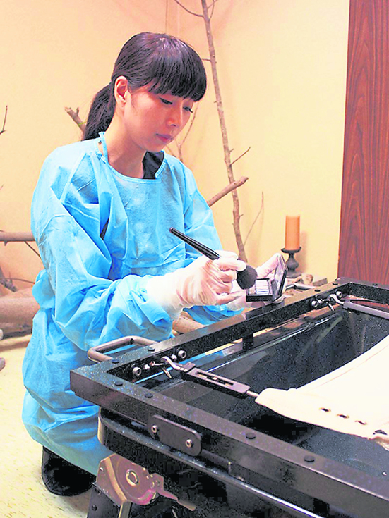 这个行业除了经常日夜颠倒、睡眠时间不足之外，她最害怕的其实不是那些什么灵异的事情，而是尸气味。
