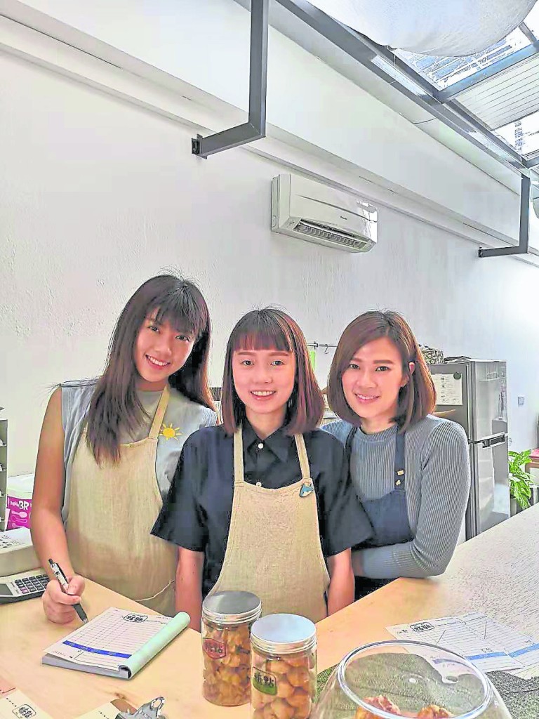 （左起）糖点创办人宋嘉雯、徐欣和黃芯菱对店铺充满活力和干劲。