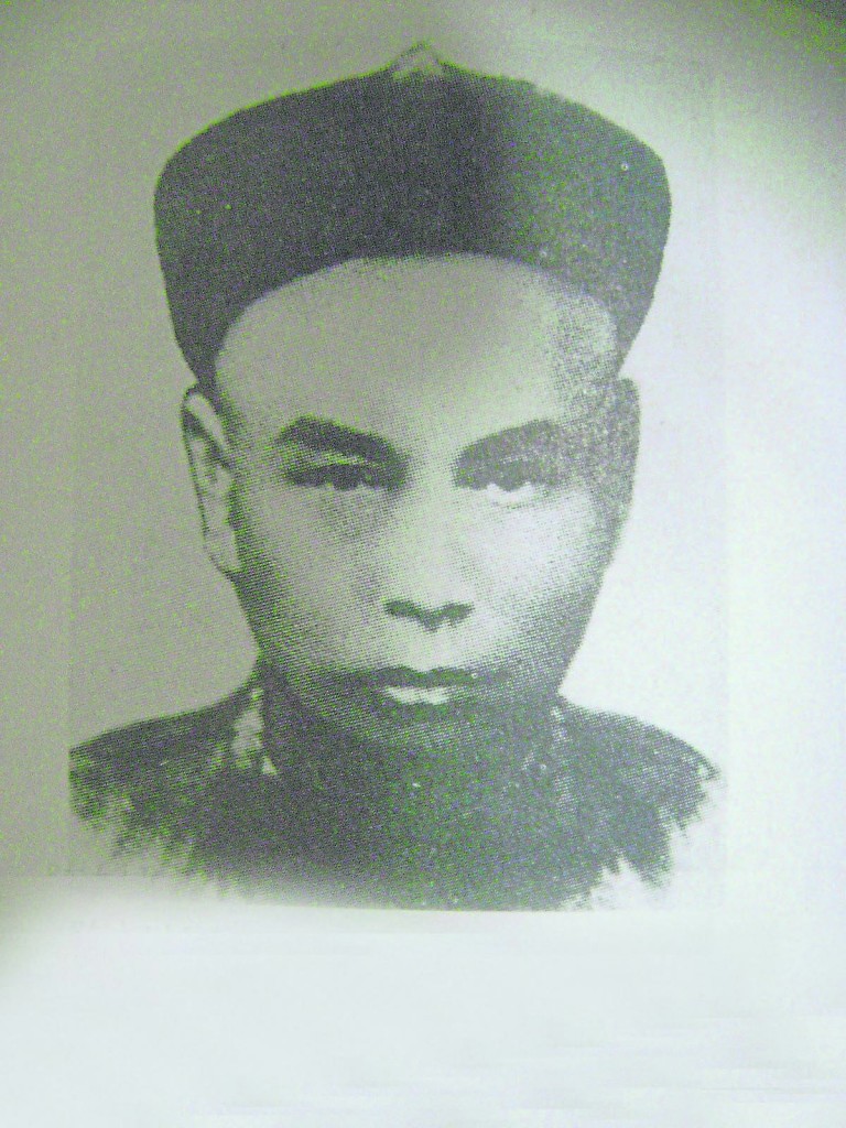 陈嘉庚的父亲陈杞柏年轻时下南洋谋生，在新加坡经营“顺安号”米店。