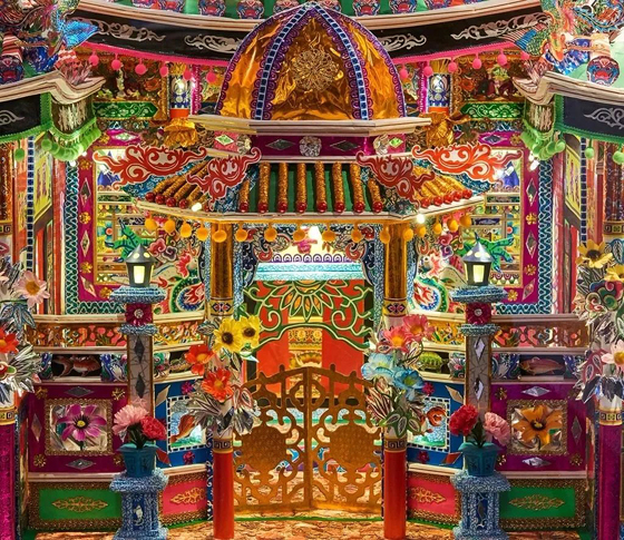 纸扎品伴随亲人的不舍与挂念,一起烧给另一个世界的往生者,没想到却成为法国人眼中的浪漫艺术。