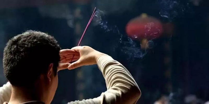 烧香时香火突然熄灭了怎么办