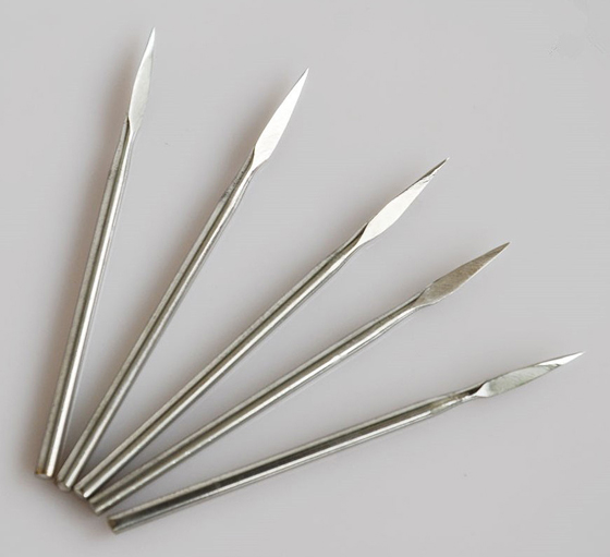 现代常用的 “三棱针”。