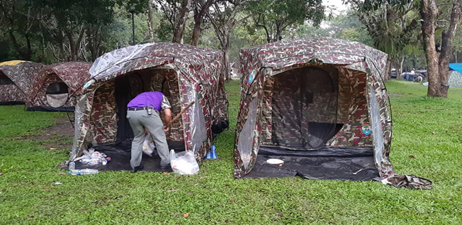 考艾国家公园露营地经常遍地垃圾。