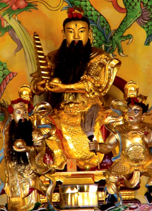 九天应元雷声普化天尊是道教尊奉的神仙之一，简称“九天雷祖大帝”和“九天雷祖天尊”，掌管雷神组织。