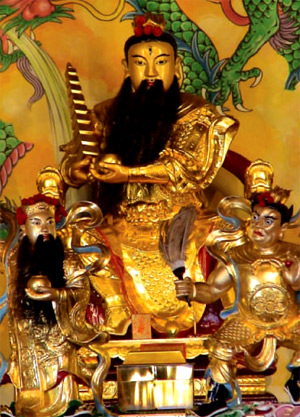 九天应元雷声普化天尊是道教尊奉的神仙之一,简称“九天雷祖大帝”和“九天雷祖天尊”,掌管雷神组织。