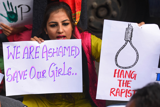 不断发生的恶性案件似乎都在说明着一点：印度有关部门应对强奸、谋杀等恶性事件上，一直不太给力。
