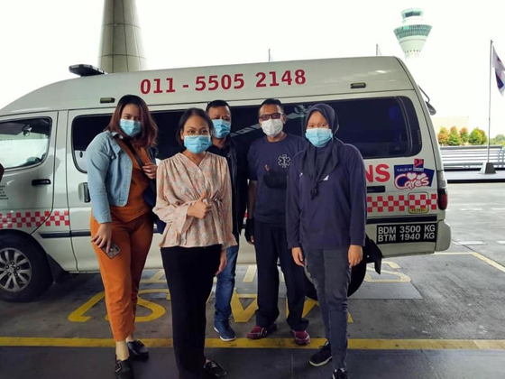 关志庭旗下医疗团队救护车,汽油供应全部由Petron承担。