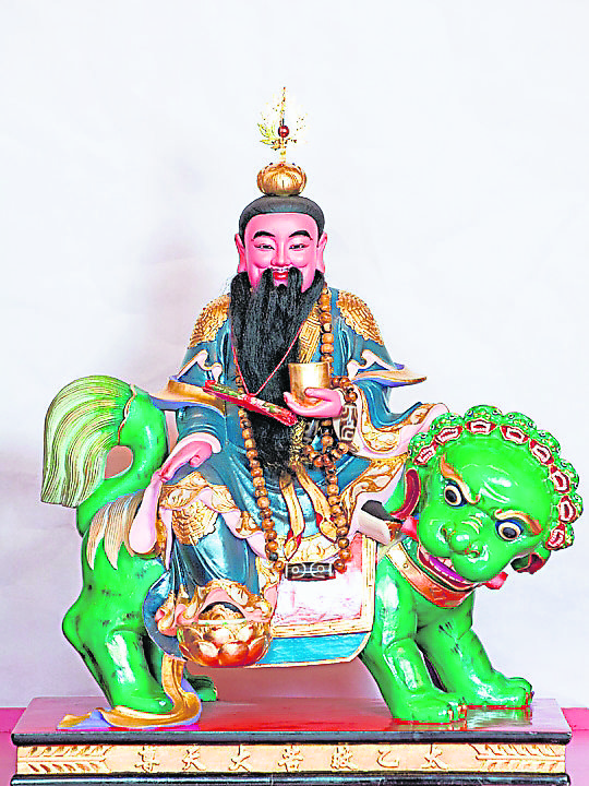 太乙救苦天尊专门拯救不幸坠入地狱的人,拔一切罪,度一切厄。