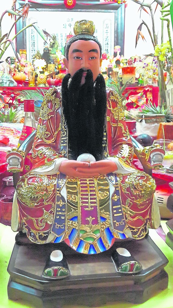 元始天尊,又称玉清元始天尊,为道教最高神圣——三清天尊之首。