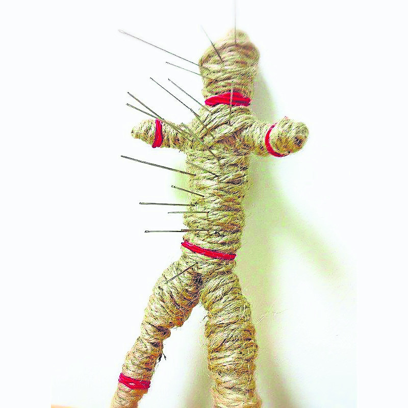 阴宅解码坟地下降头家族全遭殃