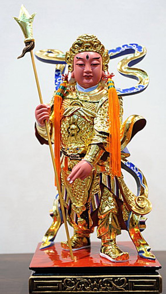 二郎神,又称:川主、显圣二郎真君、灌口二郎、二郎真君、灌江神、赤城王、清源妙道真君。是中国民间和道教的神祇人物,民间多认为祂是一位与水利、农耕、防止水灾、旱灾有关的神,甚至是水神。