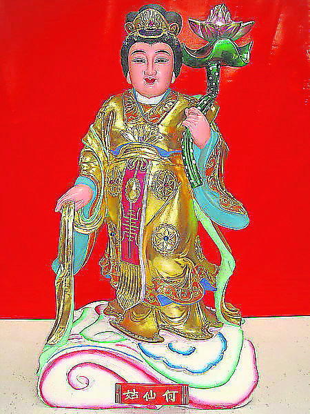 何仙姑是八仙中唯一的一位女仙,传说她能预知祸福,善轻身飞行。