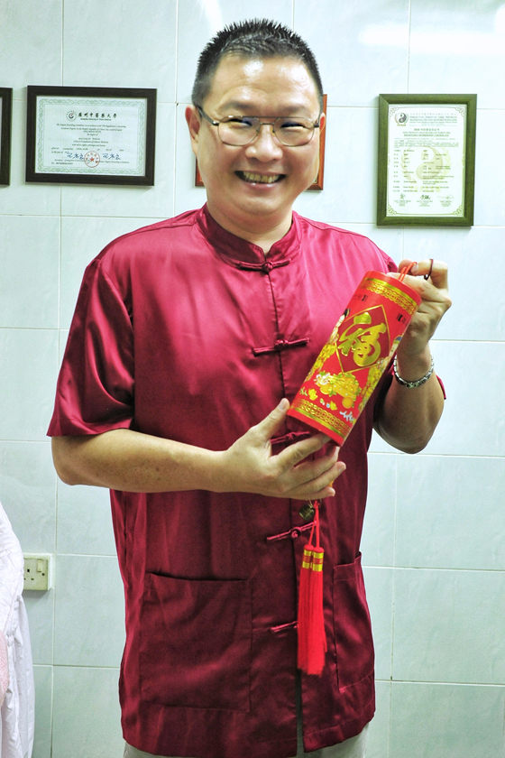 中医师王玟富博士提醒大家，年节肠胃道保养根本方法，最重要还是饮食节制。