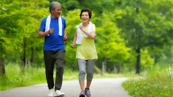 肾脏内科医师提醒，“运动”能改善慢性肾脏病，就连健康的人，透过运动也可减少罹患慢性肾脏病的可能，远离洗肾风险。