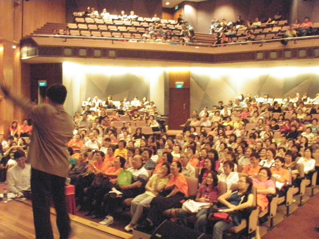 新加坡千人酵素讲座，座无虚席。