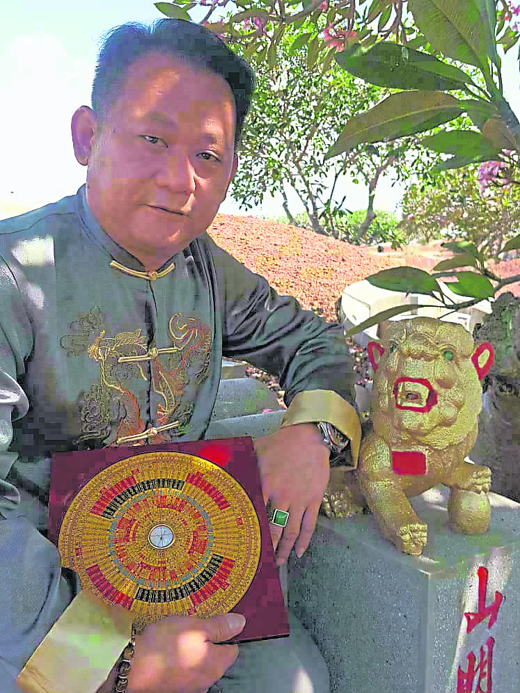 清明特辑 坟前石狮和后土胡乱上色影响后代子孙 新生活报 Ilifepost爱生活 清明特辑 坟前石狮和后土胡乱上色影响后代子孙 新生活报 Ilifepost爱生活