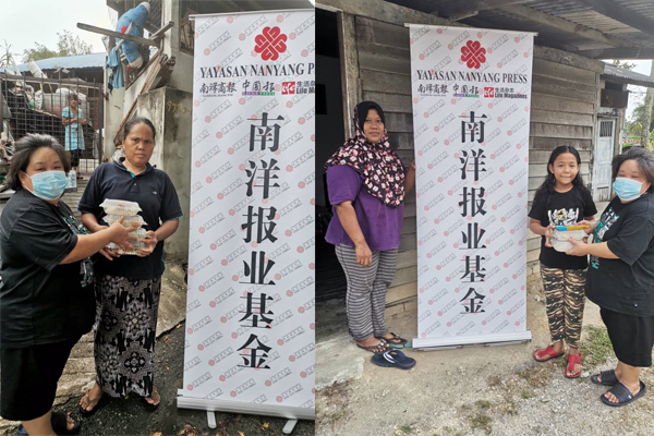 南洋报业基金志工派发食物给芙蓉弱势居民（Temiang, Seremban）。