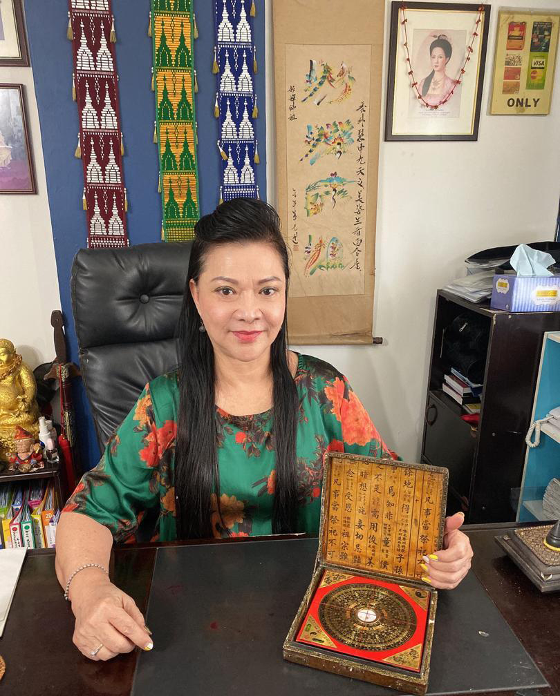 妙婵师太施法破除邪花的“迷情降”,成功挽救这段婚姻。