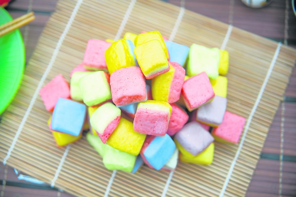 七彩缤纷的迷你果蔬小馒头,让人胃口大开。