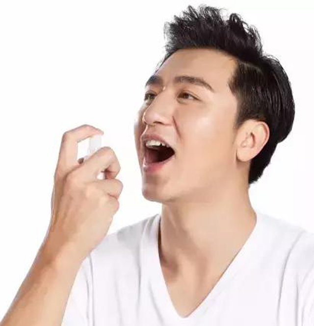 一般的口腔溃疡,可以用西瓜霜药散。