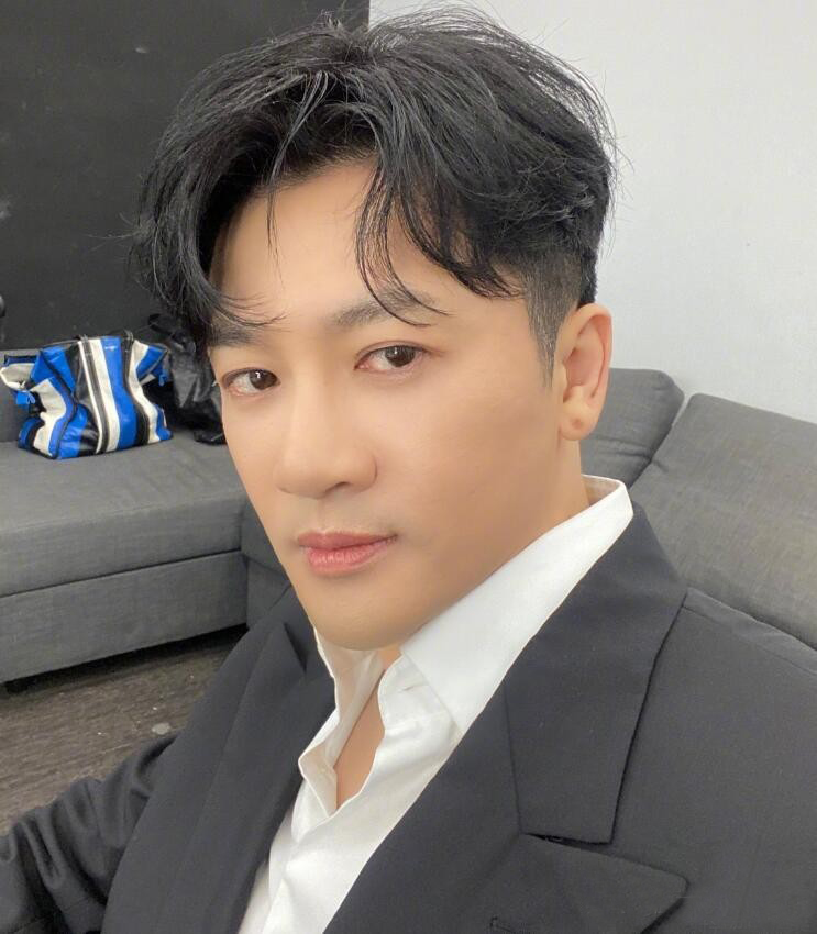 47岁苏有朋近照娃娃脸不见面部线条超不自然韩流味道明显被质疑整形 新生活报 Ilifepost爱生活