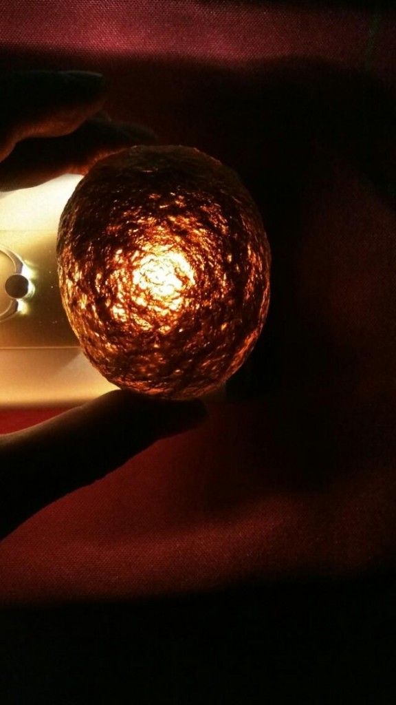 在所有玻陨石当中,亚利桑那陨石具有最高的振动频率。