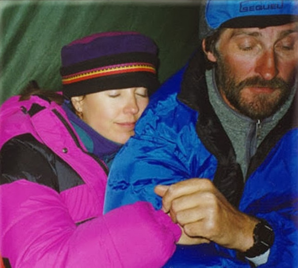 弗兰西丝与丈夫同是登山爱好者,最后一起死于珠穆朗玛峰。