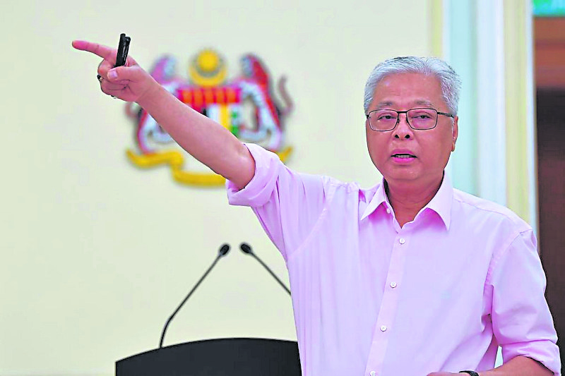 防长依斯迈沙比里和国际贸工部长阿兹敏两位高级部长之间传不和,引起热议。