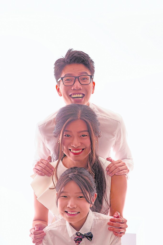 小姑娘长得太快啦,为了跟得上女儿的成长步伐,杜韩念不得不跟着女儿哈韩。