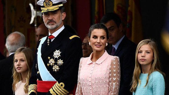 西班牙国王夫妇生有一对乖俏女儿,莱昂诺尔和索菲亚公主,姐妹俩颜值