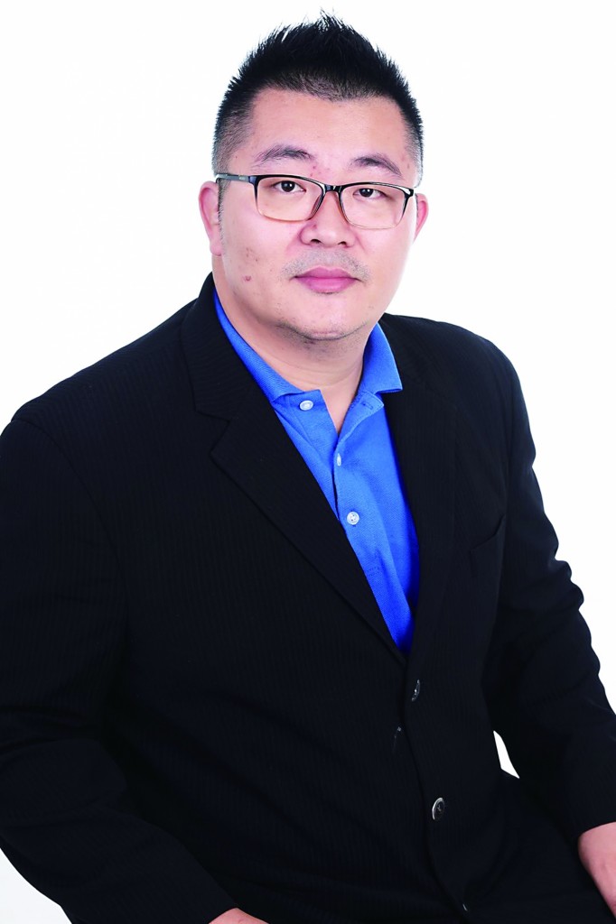 Dato Sri Nelson Tan大师以数字能量的方法,结合神明的旨意,提点有需要的人。