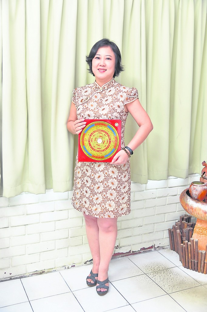 陈季谊师父说端午节有个重要习俗就是取正午的“午时水”,相传具有除秽、转运、解暑热去时疫等功效。