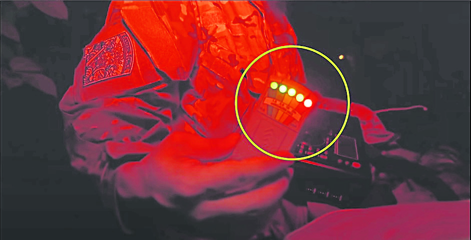 004K2电磁场探测器全亮,表示灵体能量巨大。