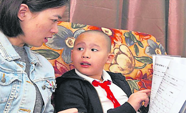 高雍涵的妈妈根据孩子的兴趣爱好，让孩子背诵了很多他喜欢的古诗，锻炼了孩子的记忆能力。